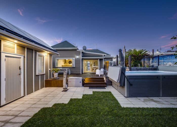  at 14 Hall Street, Napier South, Napier, Hawke's Bay