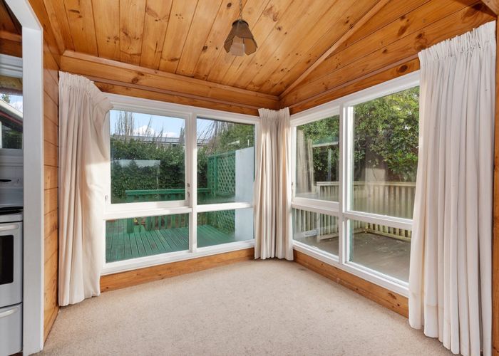  at 42 Acacia Crescent, Glenview, Hamilton