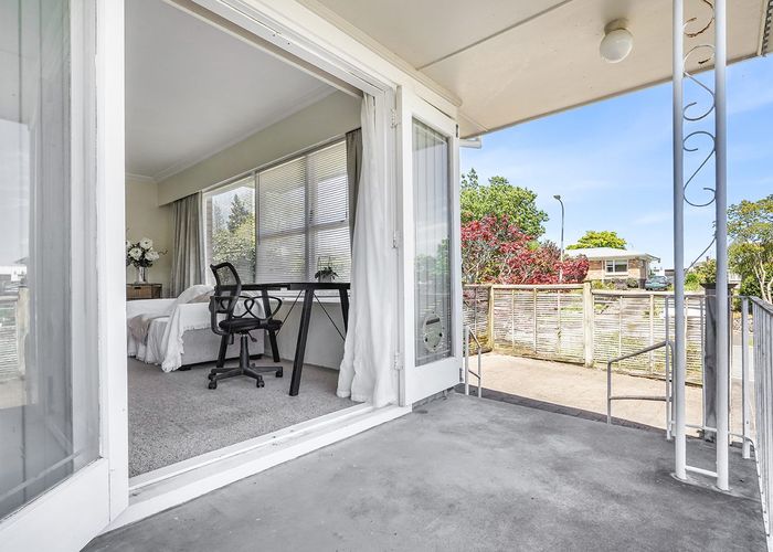  at 53 Lynn Road, Bayview, Auckland