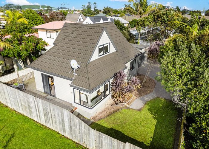  at 2/79 Frank Nobilo Drive, Golflands, Manukau City, Auckland