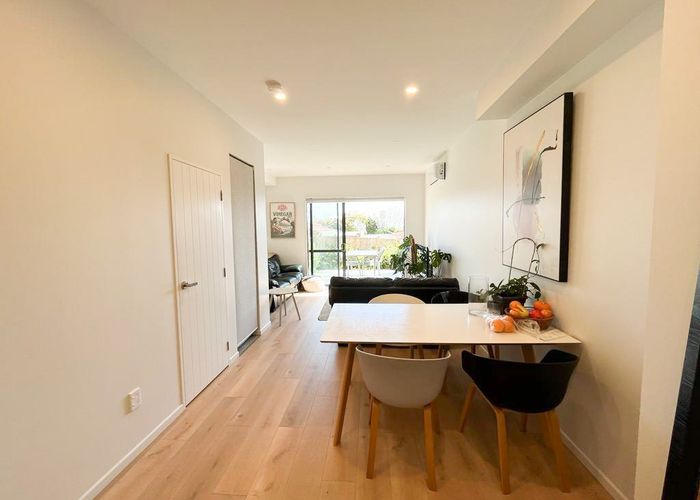  at 4/60 Highland Park Drive, Highland Park, Auckland