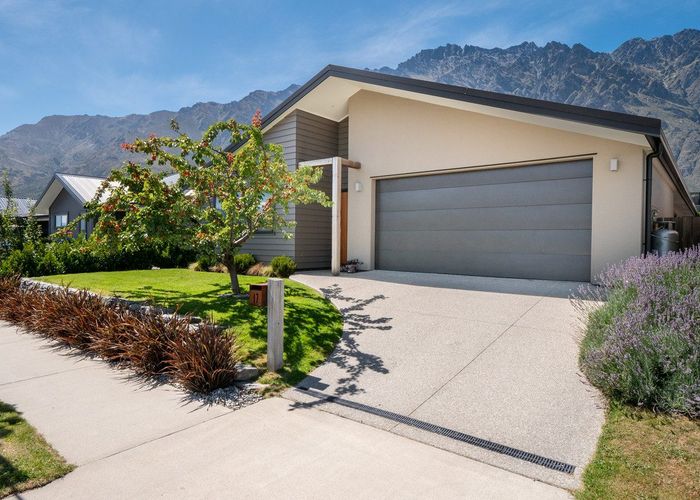  at 17 Howden Drive, Jacks Point, Queenstown-Lakes, Otago