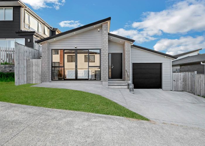  at 126 Thomas Road, Flat Bush, Manukau City, Auckland