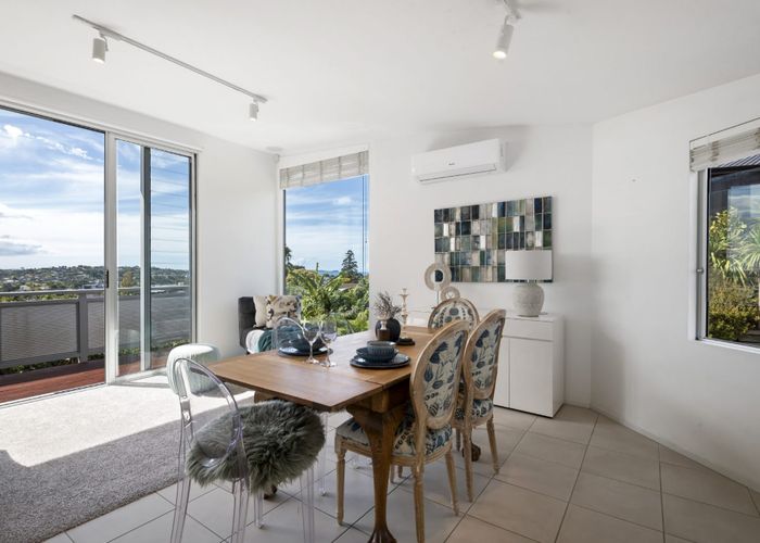  at 1/598 Beach Road, Rothesay Bay, Auckland