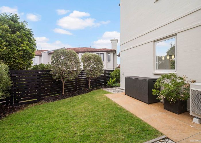  at 122  Salerno Rise, Albany, North Shore City, Auckland