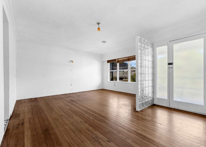  at 1/10 Domain Road, Panmure, Auckland