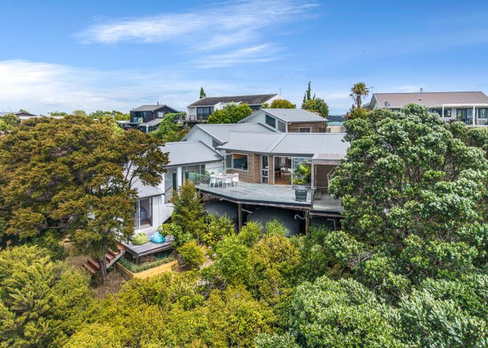  at 34 Kennedy Point Road, Surfdale, Waiheke Island, Auckland