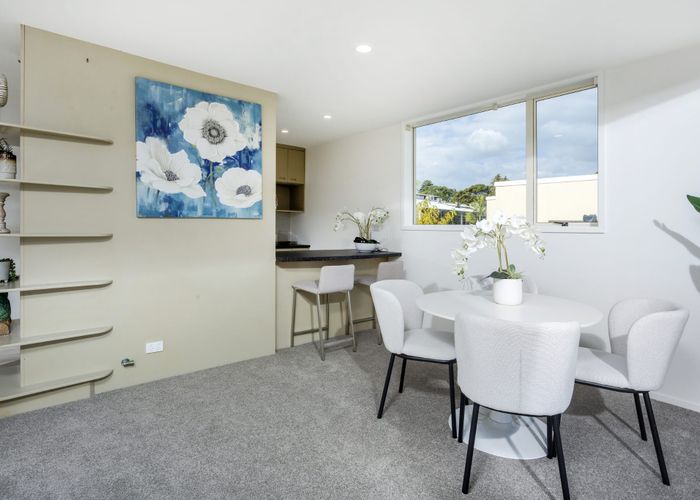  at 18/166 Mokoia Road, Birkenhead, North Shore City, Auckland