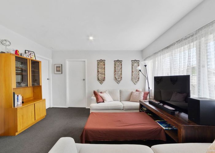  at 1/169 Shakespeare Road, Milford, Auckland