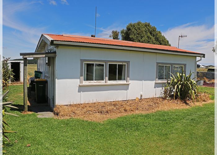 Free property data for 12 Norton Street, Foxton Beach, Foxton homes.co.nz