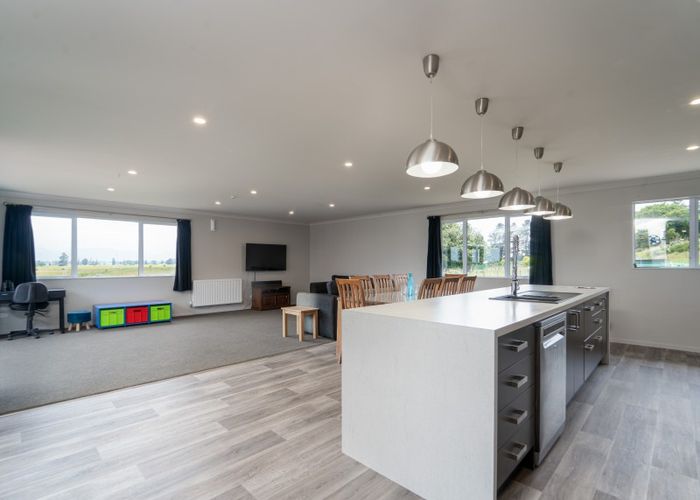  at 166 Dorset Road, Carterton