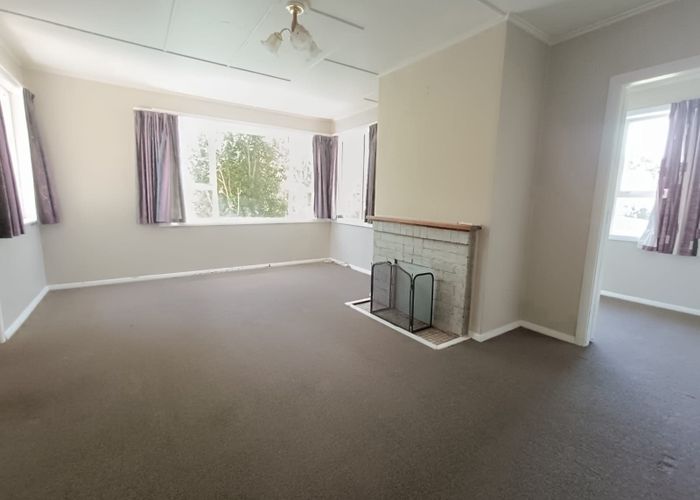  at 33 Jillett Street, Titahi Bay, Porirua, Wellington