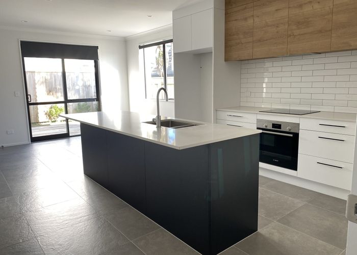  at 6B Jern Place, Eastern Beach, Manukau City, Auckland