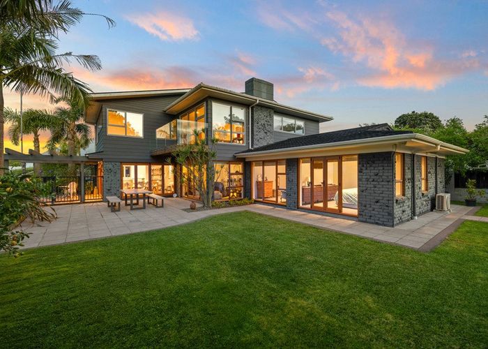  at 14 Davita Place, Farm Cove, Manukau City, Auckland