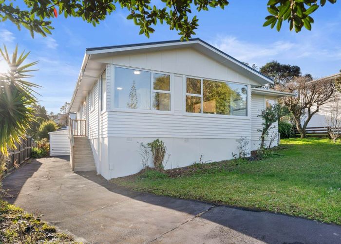  at 14 Juniper Road, Sunnynook, Auckland