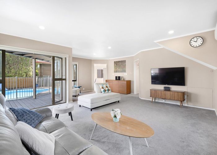  at 12A Estelle Place, Farm Cove, Manukau City, Auckland
