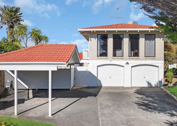 at 2 Sandford Street, Campbells Bay, Auckland