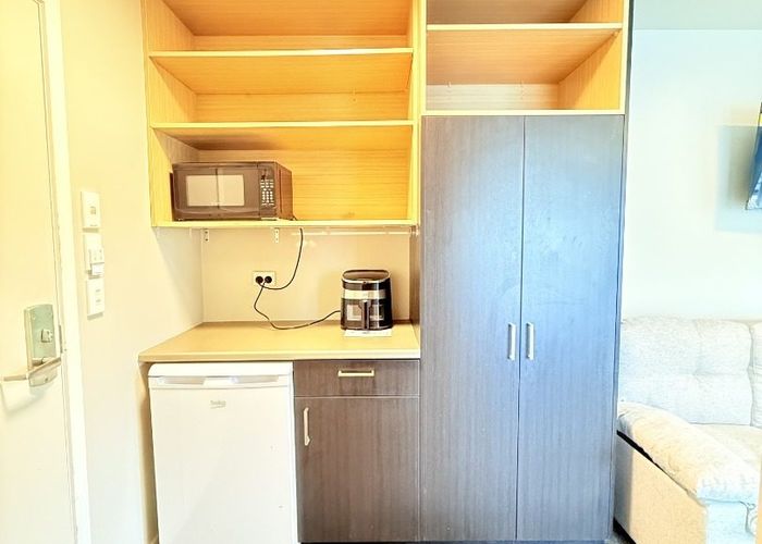  at 4E/246 St George Street, Papatoetoe, Manukau City, Auckland