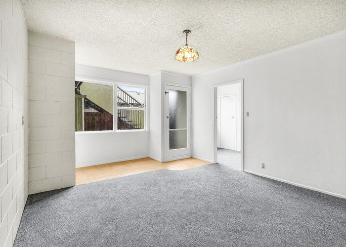  at 2/55 Albert Street, Hamilton East, Hamilton