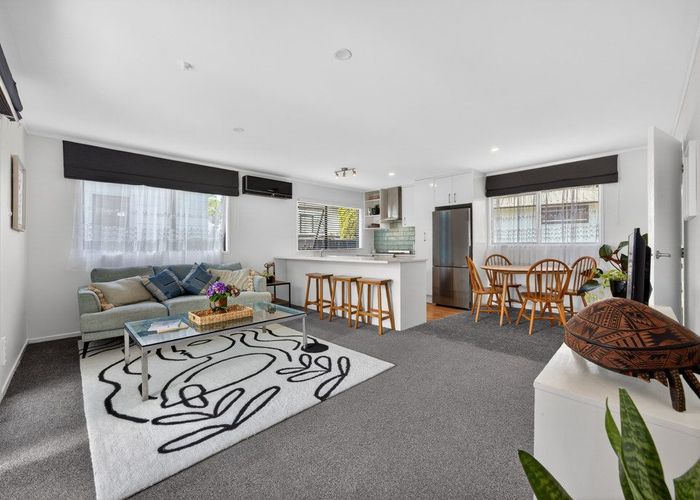  at 1/18 Darcy Place, Massey, Waitakere City, Auckland