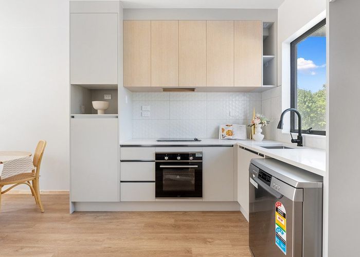  at 2/442 Old Te Atatu Road, Te Atatu Peninsula, Waitakere City, Auckland