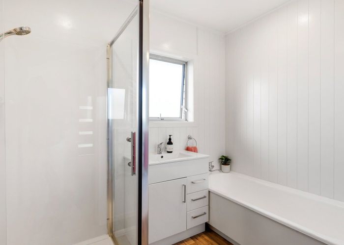  at 4 Walter Street, Fairfield, Hamilton