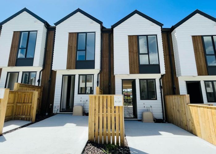  at 4/31 Mahalo Avenue, Manukau, Manukau City, Auckland