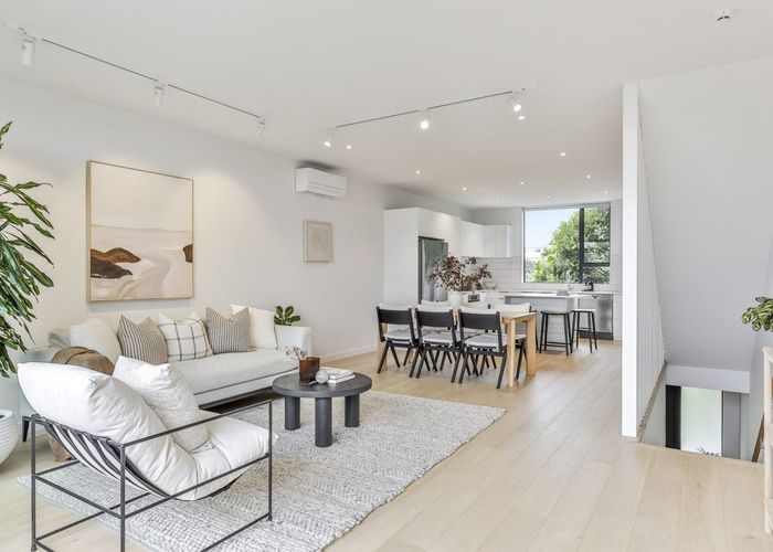  at 2/52 Sainsbury Road, Mount Albert, Auckland City, Auckland