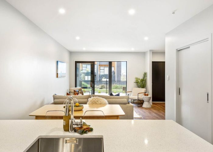  at 118 Te Oneroa Way, Long Bay, North Shore City, Auckland