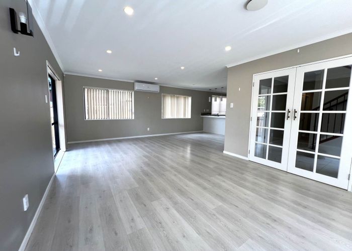  at 6A Manhattan Heights, Glendene, Waitakere City, Auckland