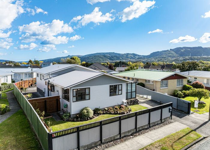  at 21 Bonnie Glen Crescent, Ebdentown, Upper Hutt