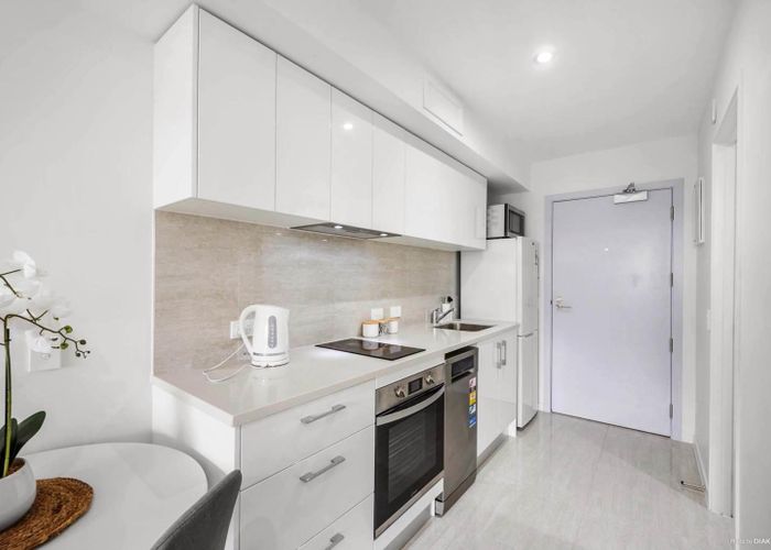  at 107/8 Gray Avenue, Mangere East, Manukau City, Auckland