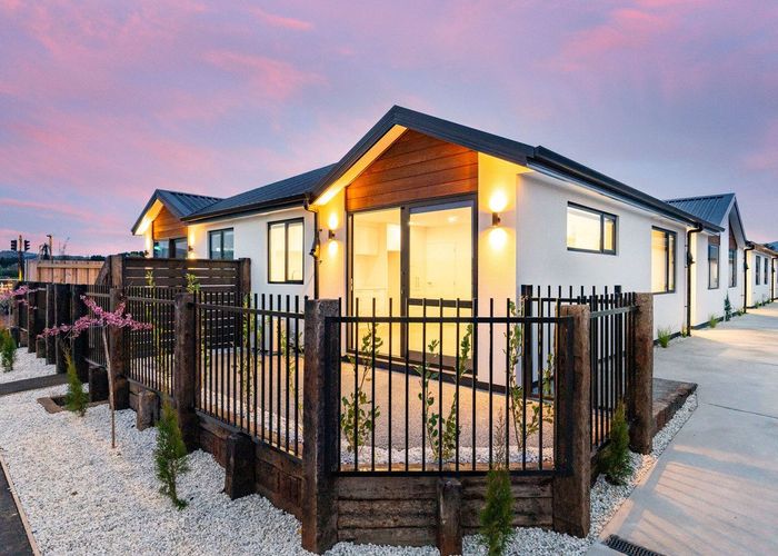  at 2/213 Gordon Road, Mosgiel, Dunedin, Otago
