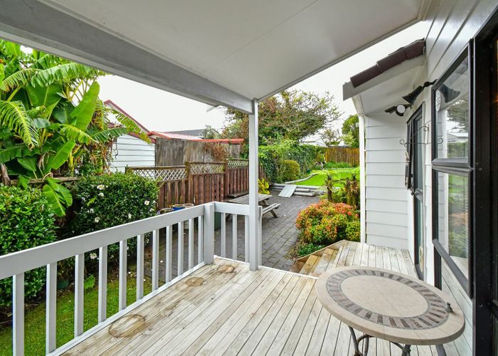  at 4 Greenstone Place, Clover Park, Auckland