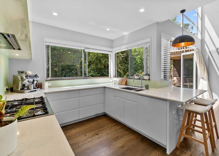  at 8 Zion Road, Birkenhead, North Shore City, Auckland