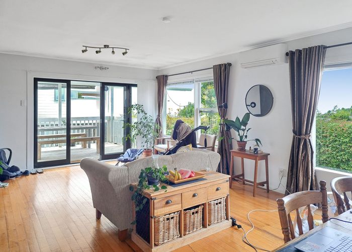  at 1A Aberdeen Road, Castor Bay, North Shore City, Auckland