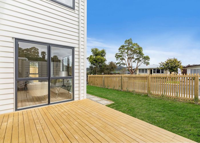  at 18A Lantana Road, Green Bay, Auckland