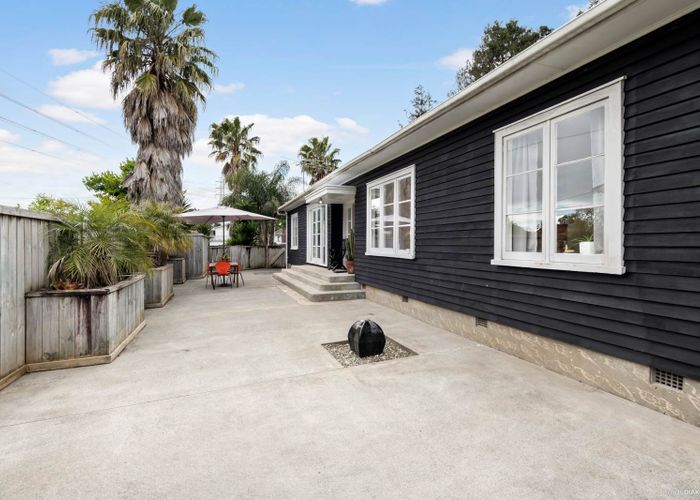  at 7 Earlsworth Road, Mangere East, Auckland