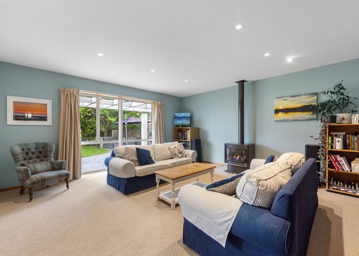  at 4 Boonwood Close, Westmorland, Christchurch
