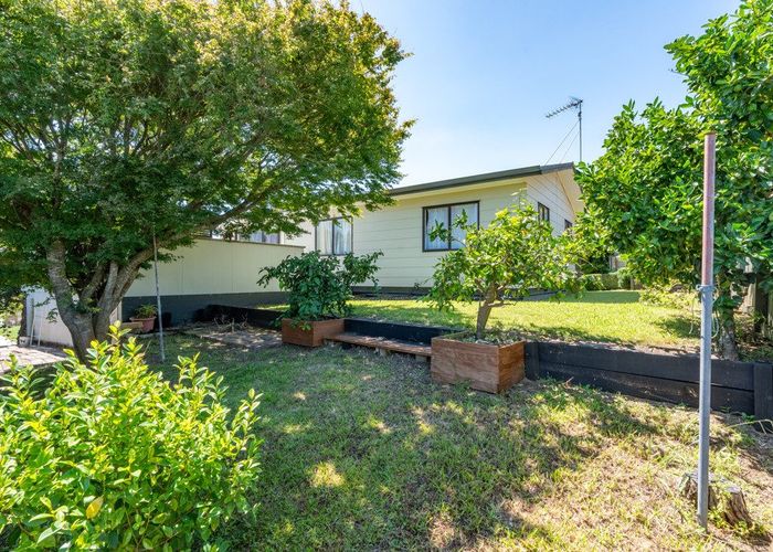  at 32 Lansdowne Crescent, Glenview, Hamilton, Waikato