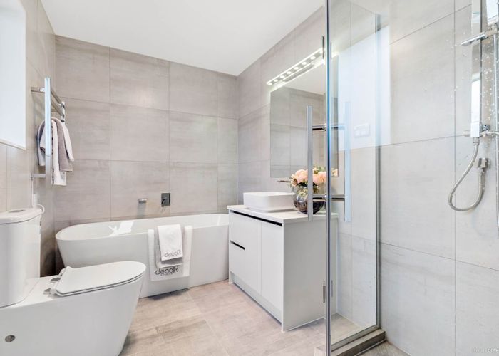  at 6 Drumconnell Drive, Flat Bush, Auckland