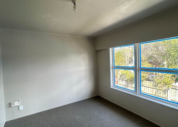  at 2/99 Hillside Road, Glenfield, North Shore City, Auckland