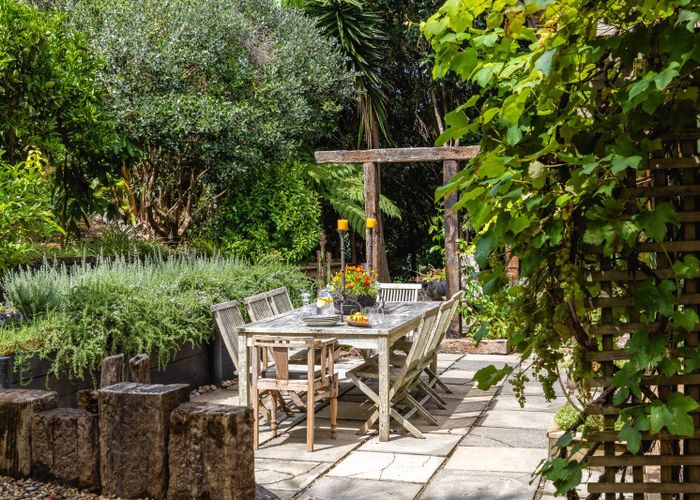  at 33 Beatty Parade, Surfdale, Waiheke Island, Auckland