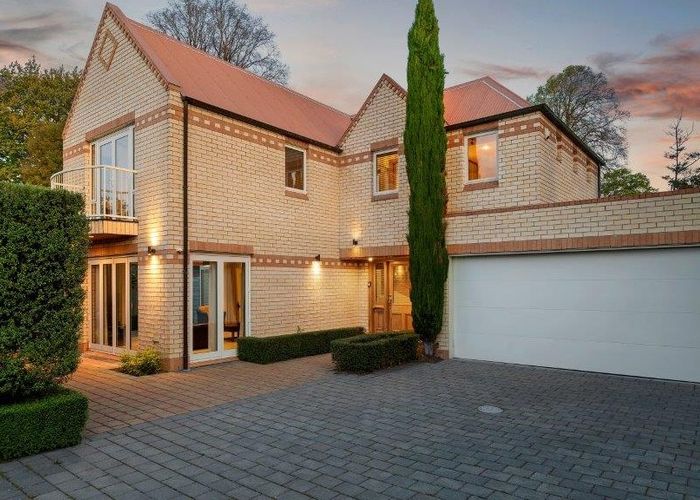  at 32 Wai-Iti Terrace, Burnside, Christchurch
