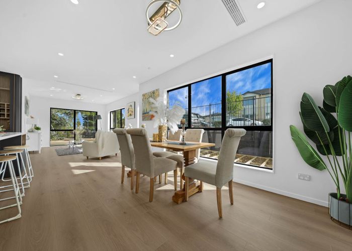  at 2 Hughs Way, Flat Bush, Manukau City, Auckland