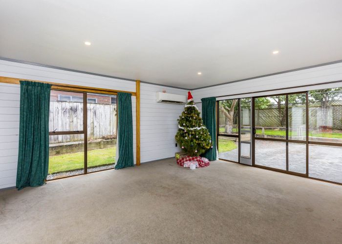  at 4 Memphis Grove, Totara Park, Upper Hutt, Wellington