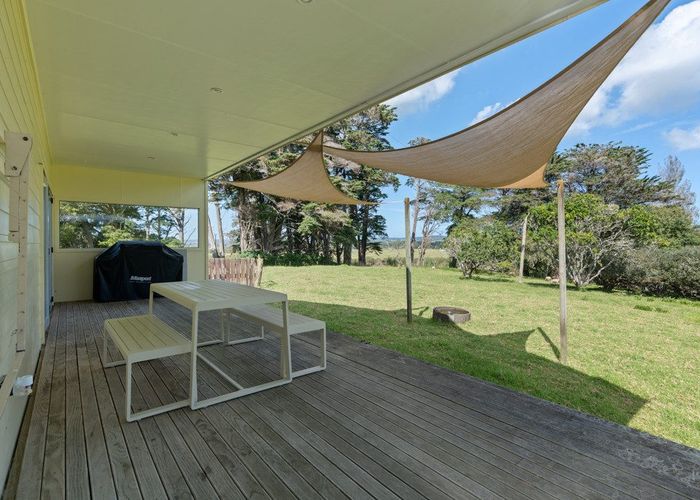  at 174 Kaipara Coast Highway, Helensville, Rodney, Auckland