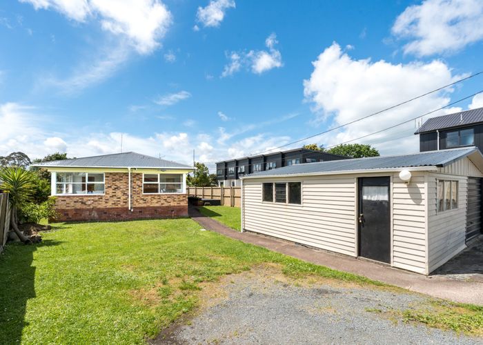  at 39 Harrington Road, Henderson, Waitakere City, Auckland