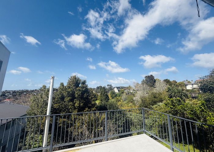  at 90 Arran Road, Browns Bay, North Shore City, Auckland