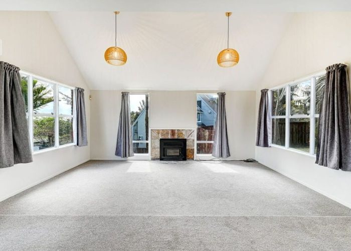  at 3 Charles Prevost Drive, The Gardens, Manukau City, Auckland